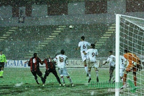 LAquila Teramo derby rinviato neve