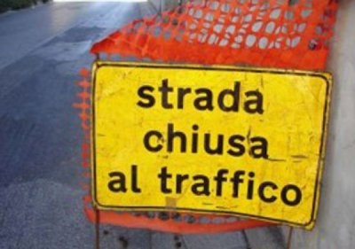 strada chiusa traffico