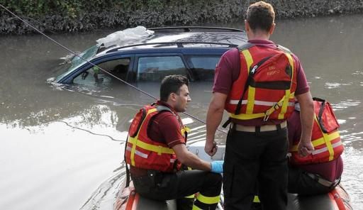 recupero auto nel fiume