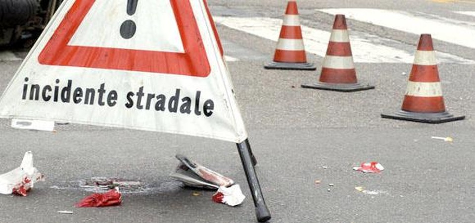 incidente strisce pedonali