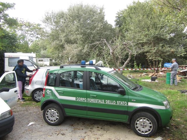 forestale auto sequestri su fiume