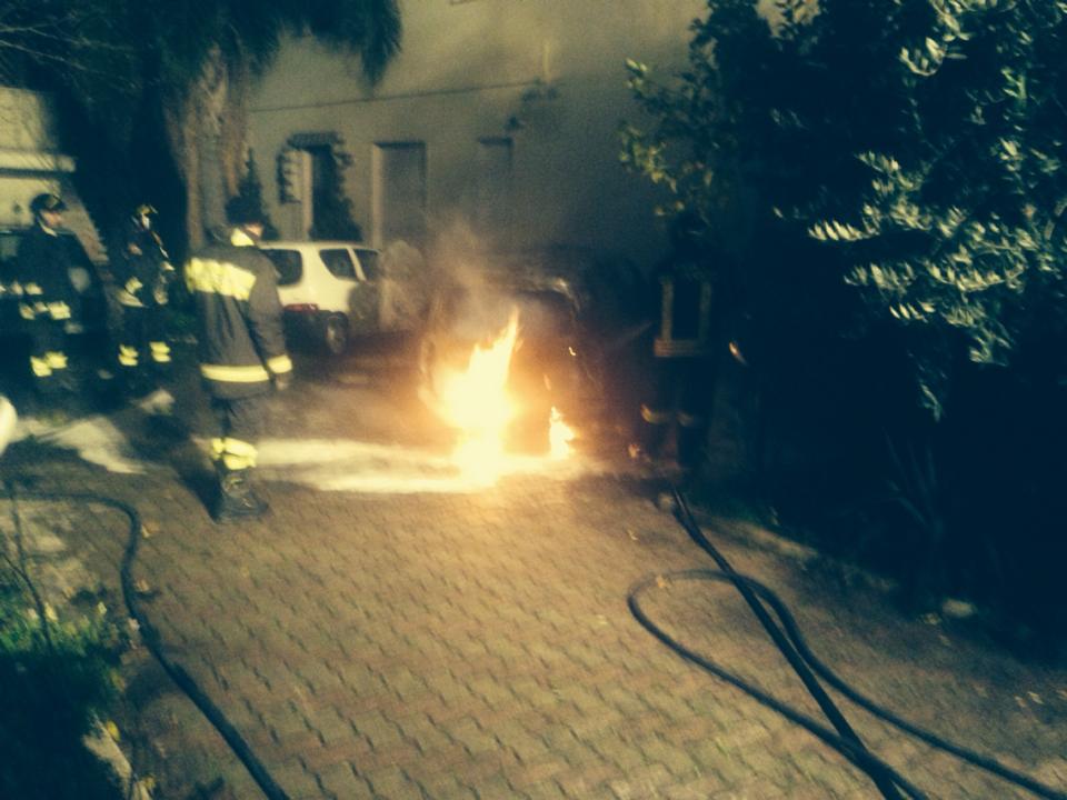 auto in fiamme patricia