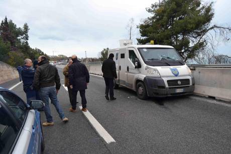 rapina portavalori vasto