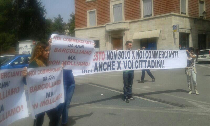 commercianti protesta