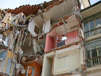 crollo terremoto laquila