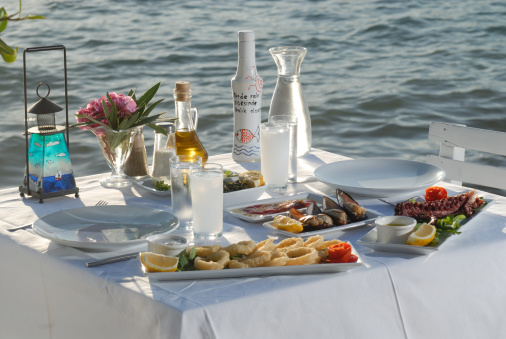 tavola imbandita mare