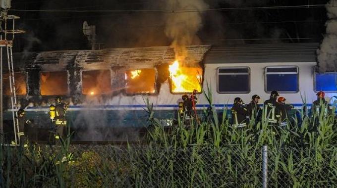 treno in fiamme