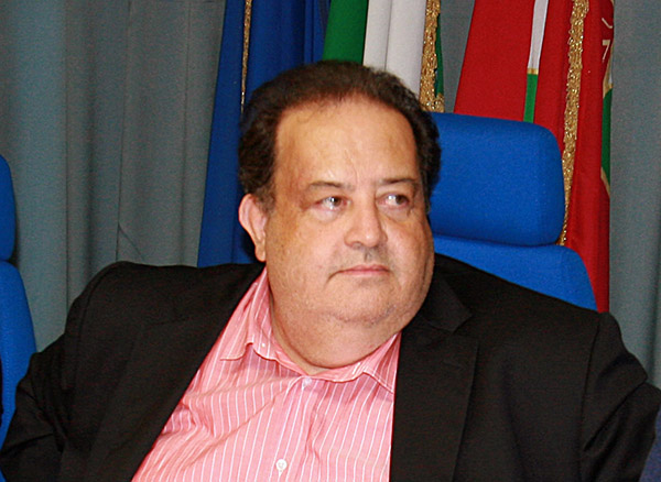 primo-piano d-alfonso-scrive-a-di-matteo-per-chiedere-il-libro-bianco-delle-incompiute