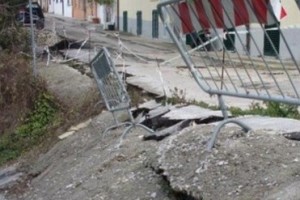 frana-Santa-Maria-Calvona-Chieti-300x200