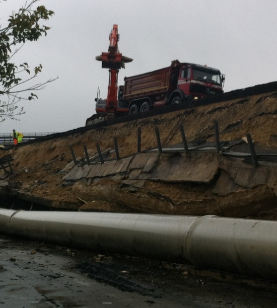 asse attrezzato crollato