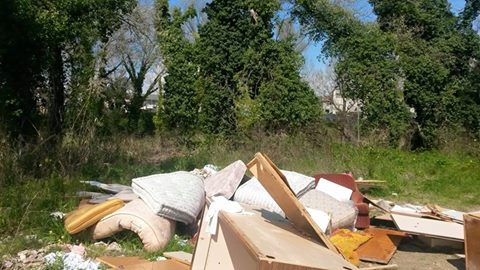 discarica fiume pescara