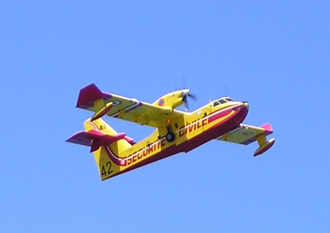 canadair-in-spiaggia-a-pescara