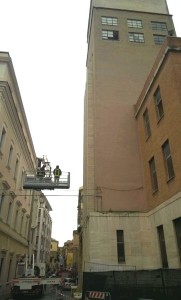 chieti-cornicione-su-auto