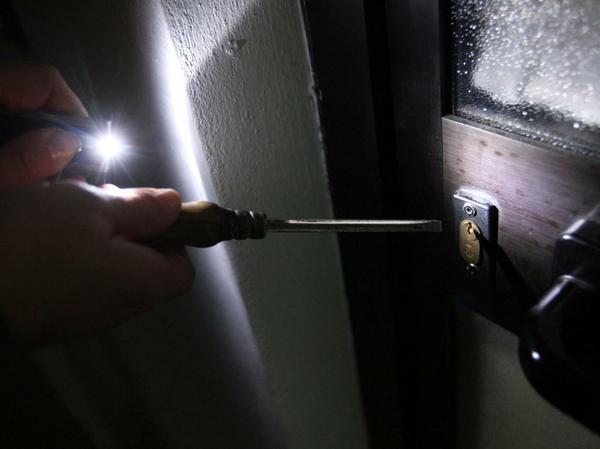 alba-adriatica-furto-in-casolare