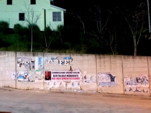 grandi rischi striscione bertolaso