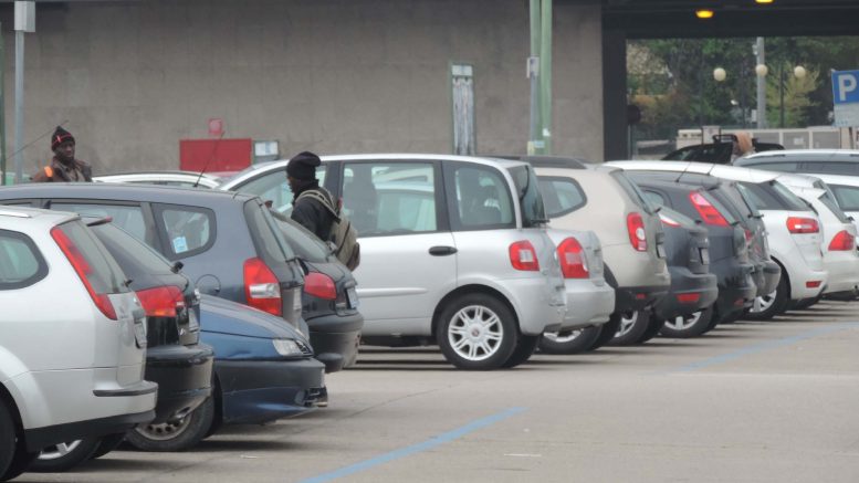 parcheggiatori abusivi