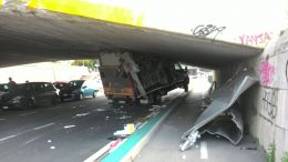 camion-incastrato-pe