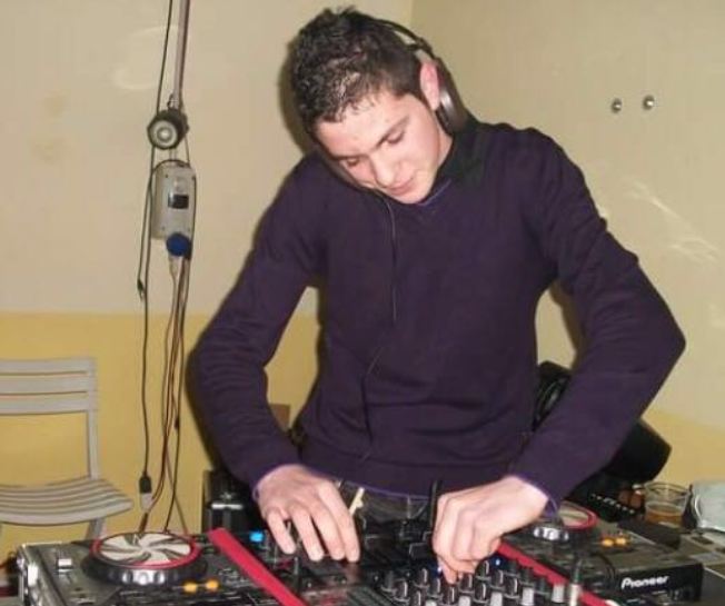 f1a117fb-eae9-4f04-ba1c-09a22db9956c