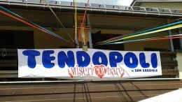 tendopoli.striscione1