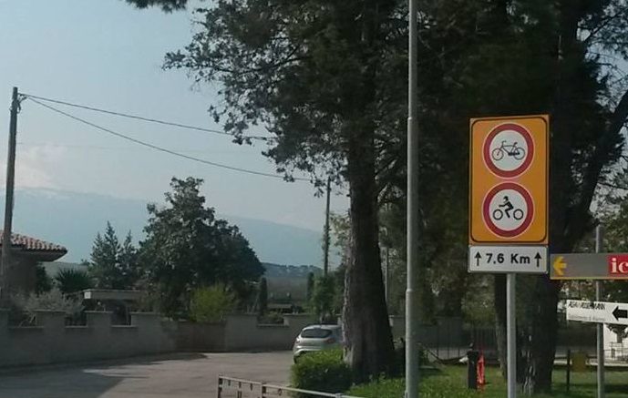 strada-rosciano-vietata-bici1