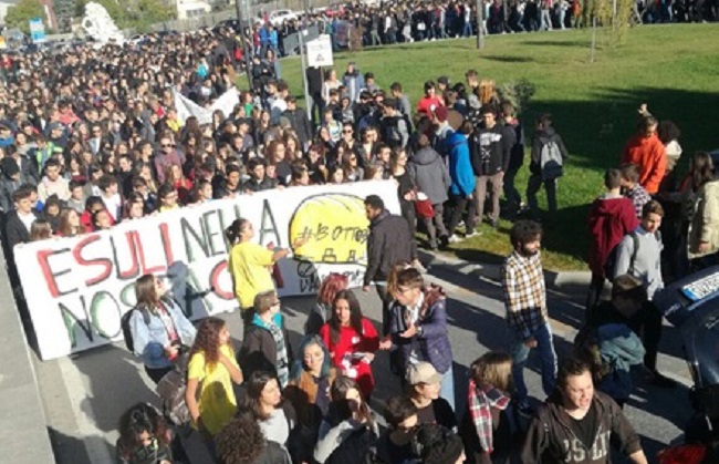studenti-aq-protesta1