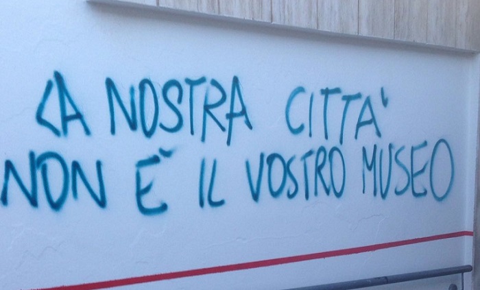 vandali-scritte1