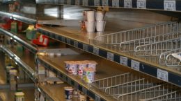 scaffali-supermercati-vuoti1