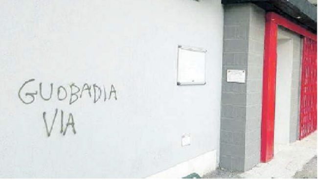 goubadia-scritte-contro1