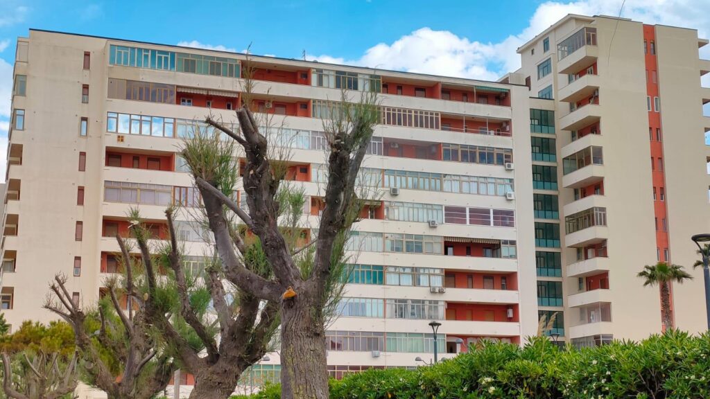 Montesilvano palazzo da sgomberare, ma chi ci abita dove andrà?